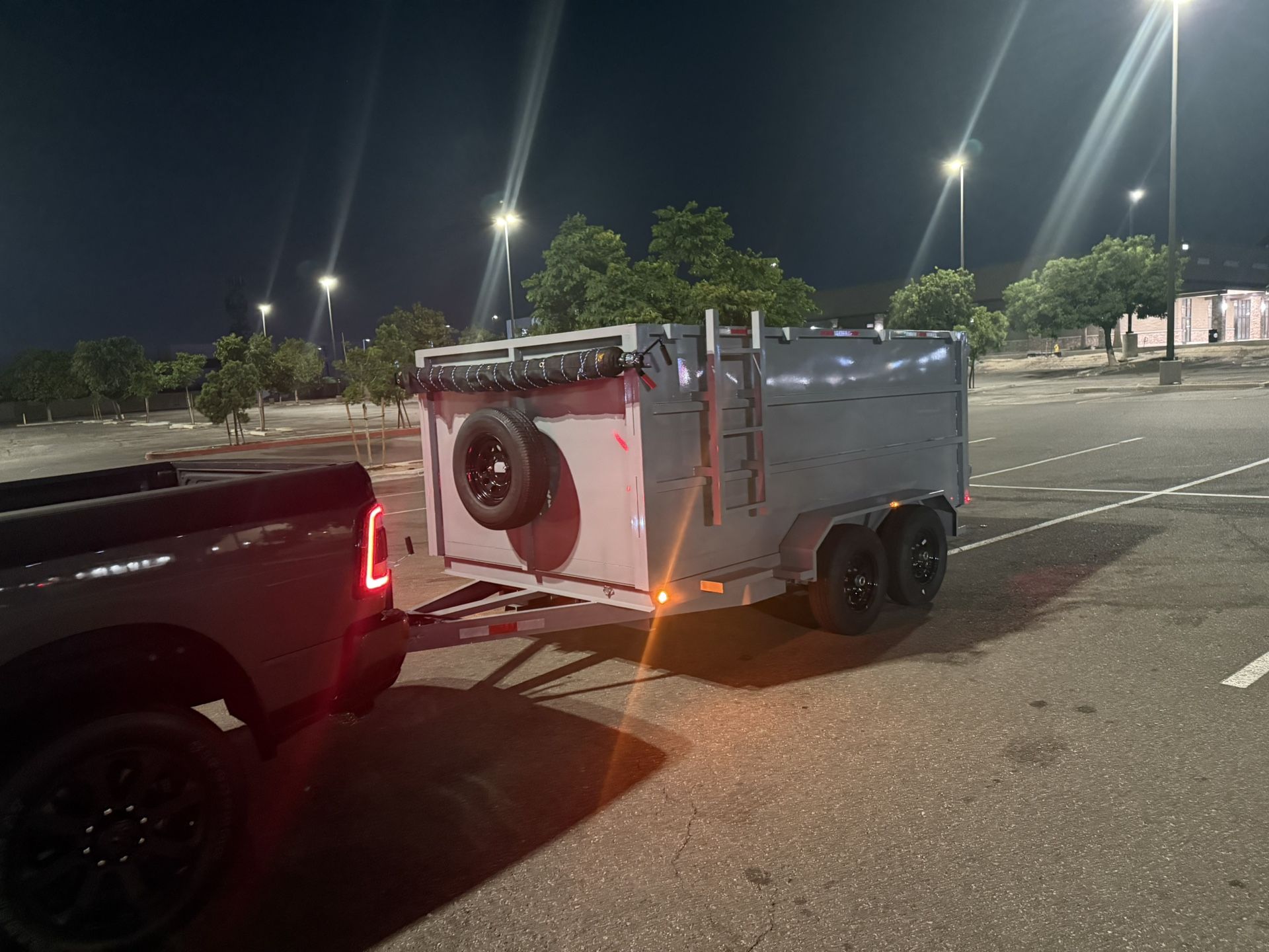 Hydraulic Dump Trailer