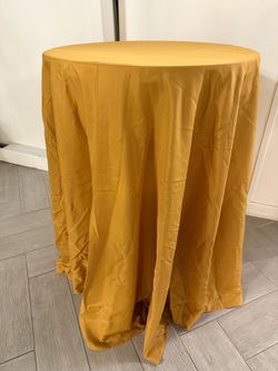 6 Round Yellow Mustard Linens