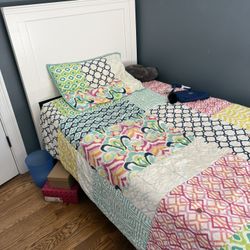 Twin Size Bedroom Set (4 PCs)