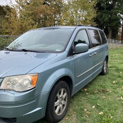 2010 Chrysler Town & Country