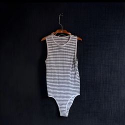 Aura Seamless Ribbed Knit Crew Neck Sleeveless Stripes Bodysuit Snap Closure S