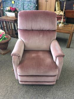 Recliner rocker swivel