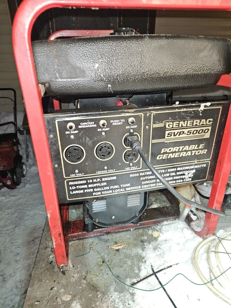 Generator 5000 w Generac .nice start and work