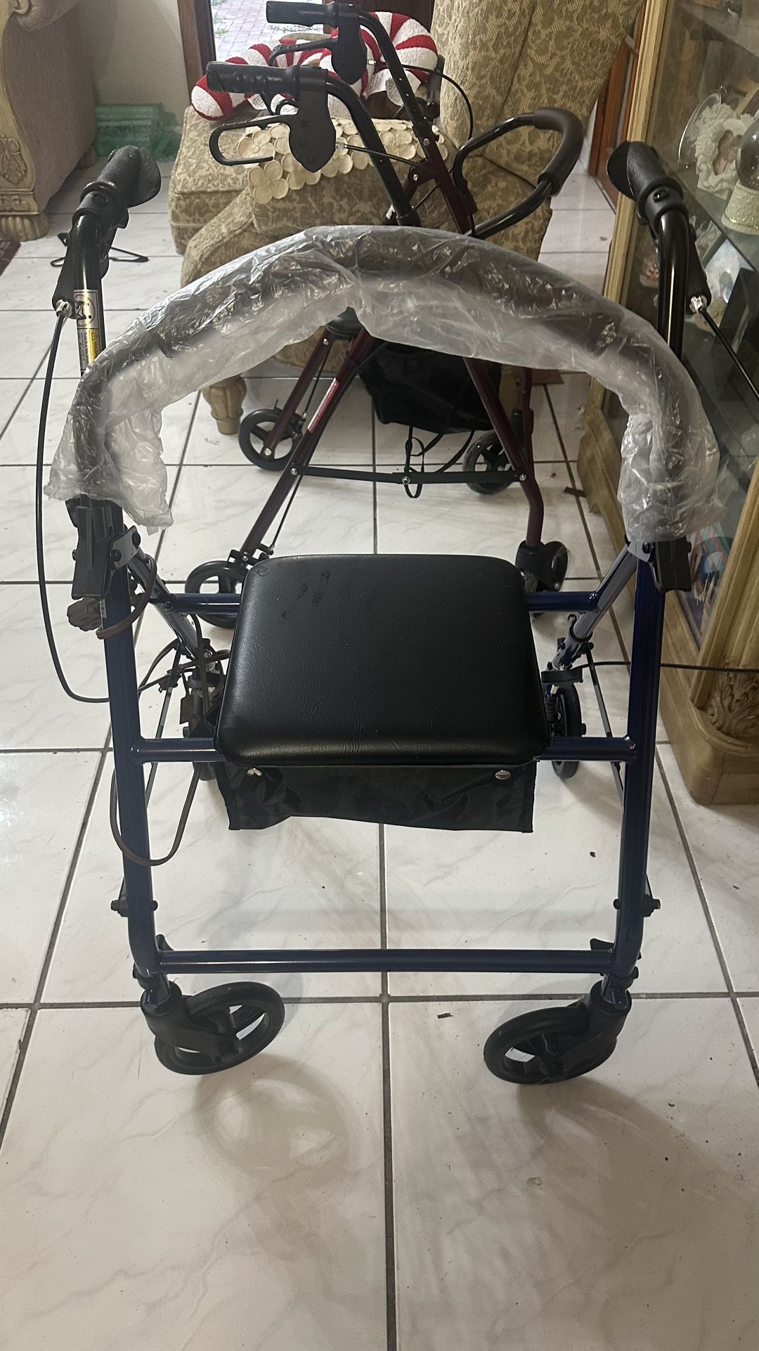 I Lightweight Folding Aluminum Rollator Walker