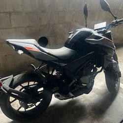 933 Miles - 2023 CFMOTO 300NK - NEEDS NEW BATTERY