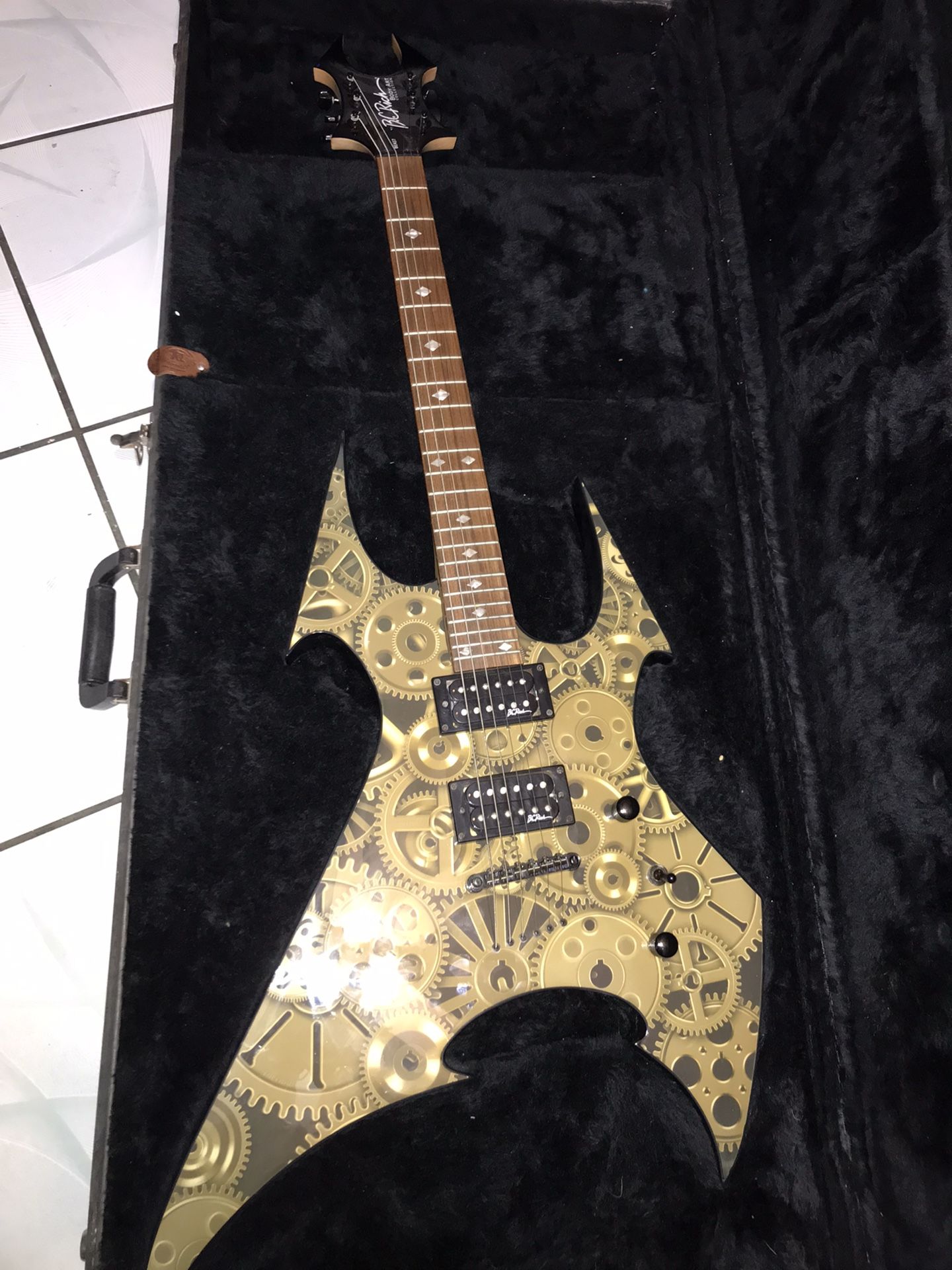 B.C Rich Wit Case