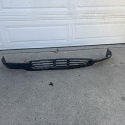 1992 Toyota Pick up Bumper Valance 