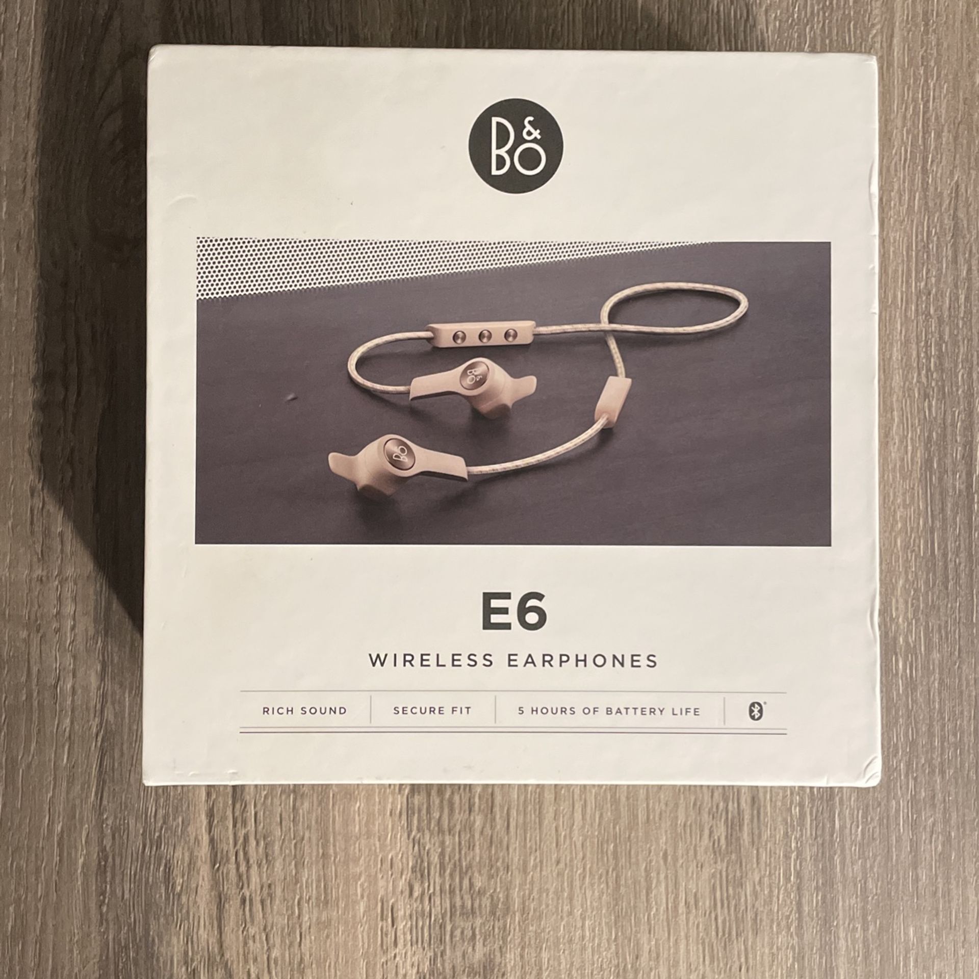 B&O Beoplay E6 Sand Color