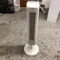 Good condition very strong tower fan works great
