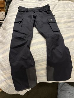 Men’s Volcom Ski/Snowboard Pants Small 30-33 Waist