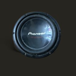 Pioneer Sub 1400 Watts And Pioneer Old school Deck With Sub Out And Bluetooth Option