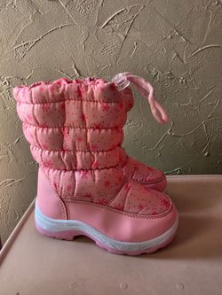 Snow boots