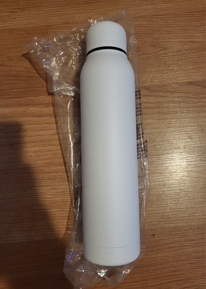 NEW White 16.9oz Insulated double wall stainless steel thermal water bottle, hot , cold drink