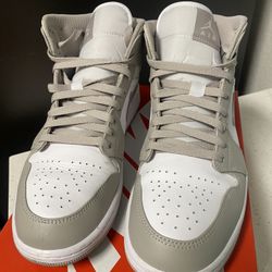 Nike Air Jordan 1 mid college Grey (MENS Size 9.5)