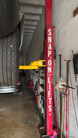 Auto repair facility in Kendall for sale