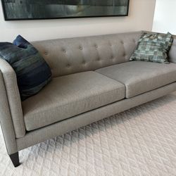 Aidan Sofa Crate And Barrel Excellent Condition