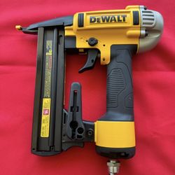 Dewalt Crown Stapler 