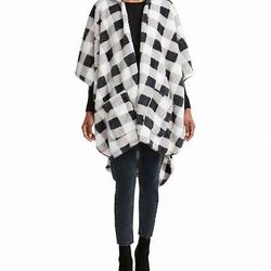 STEVE MADDEN
Sherpa Hooded Open Front Poncho