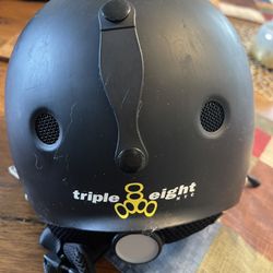 Triple Eight ski Snowboard Helmet with speakers has headphone. Jack included size small medium.