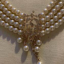 Pearl Necklace Choker Style