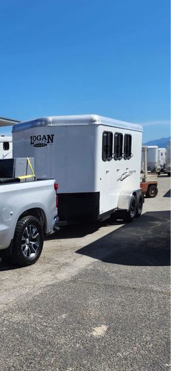 2023 logan coach 3 horse trailer