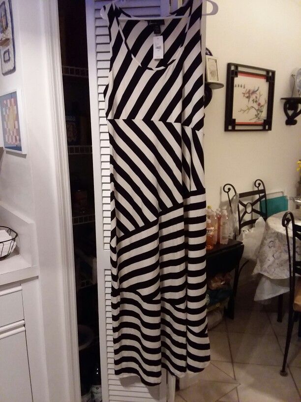 New Black & White Stripe Maxi Dress Size 18-20