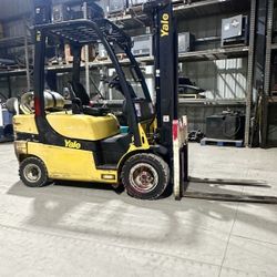 2014 Yale 5000 lbs capacity forklift