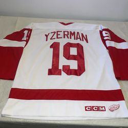 Steve Yzerman Detroit Red Wings CCM Jersey Sewn Men Xl Vintage Nhl 90s Clean Mic