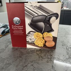 Pasta Maker -new