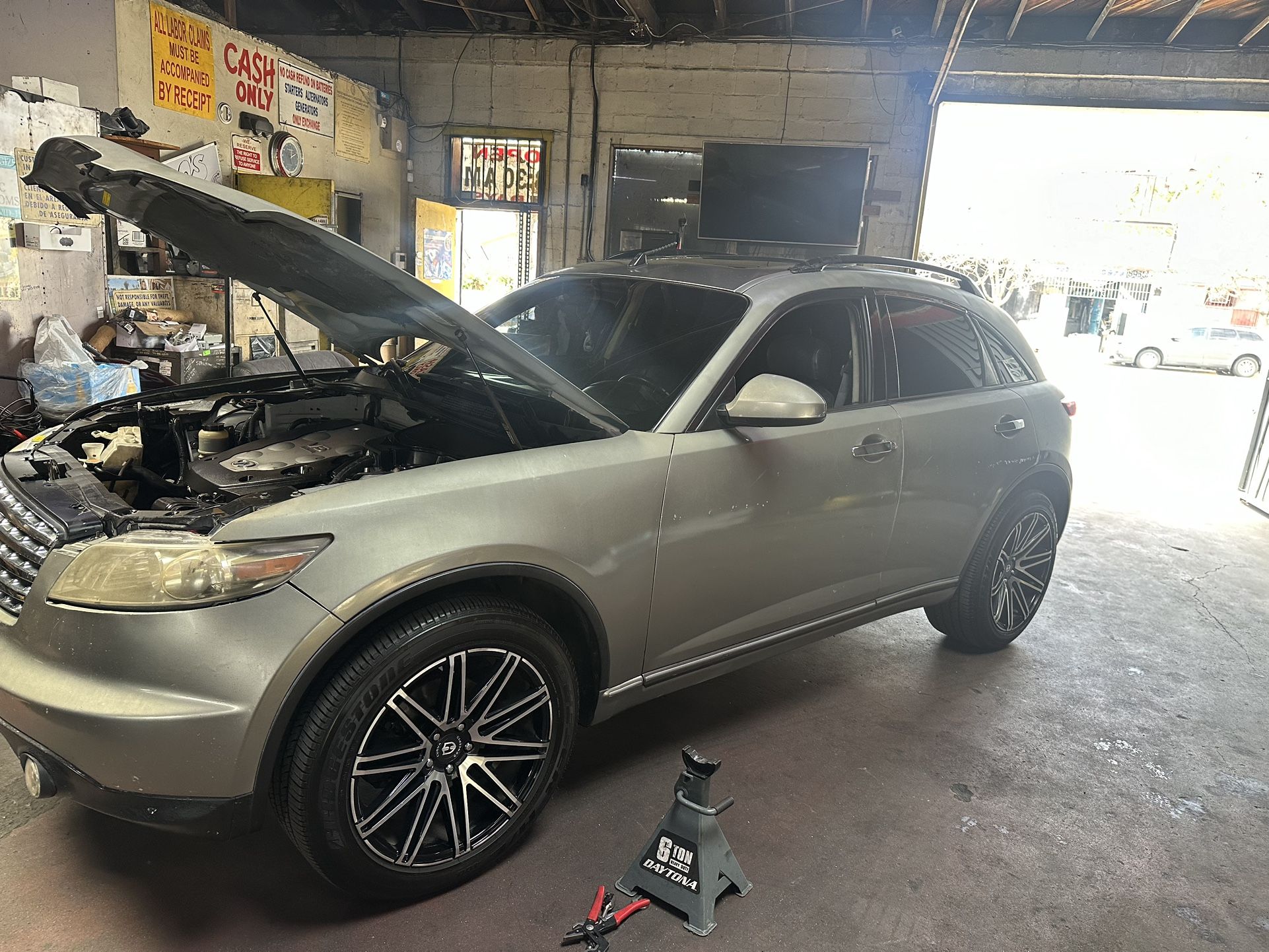 2004 Infiniti Fx35