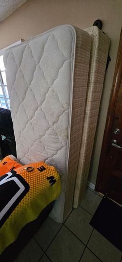 Free Twim Bed with Frame