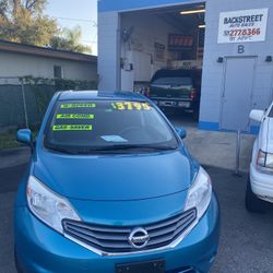 2014 Nissan Versa Note/ five speed manual transmission runs and drives like new