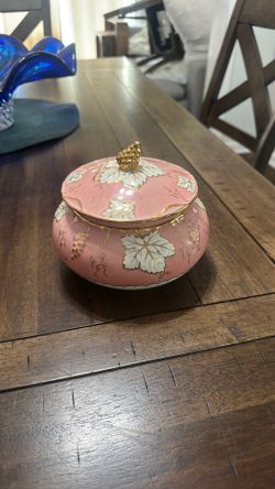 Crown Derbi soup tureen