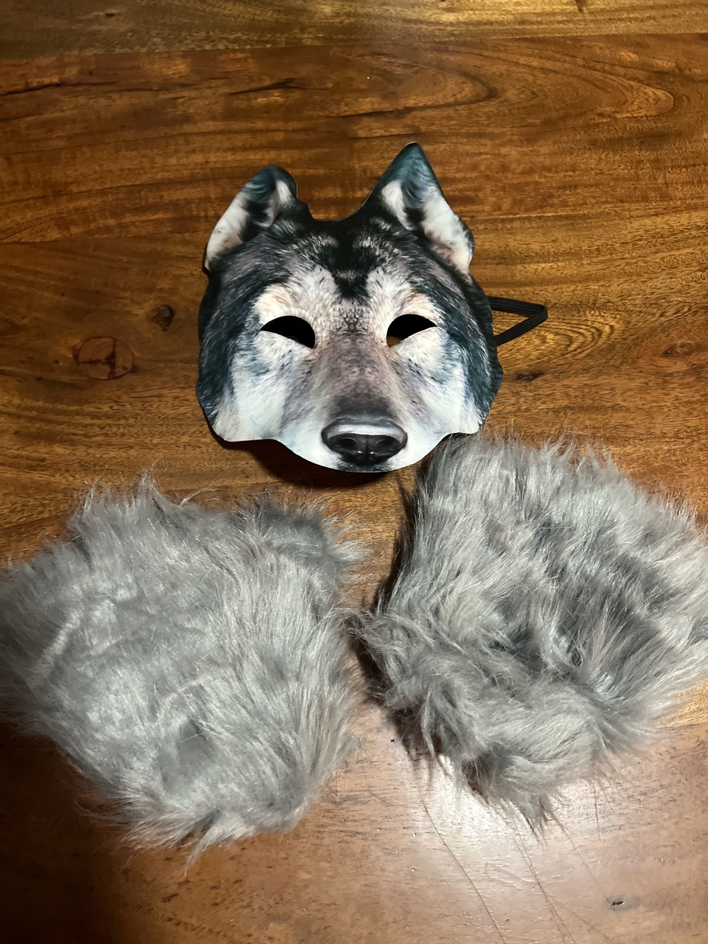 New Wolf Mask And Paws