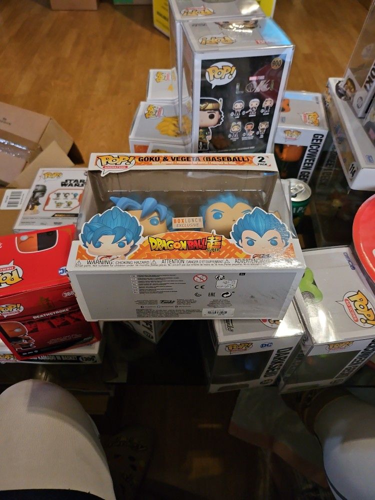 Selling Boxlunch Exclusive Goku & vegeta 2 Pack Funko With Slight Issues 