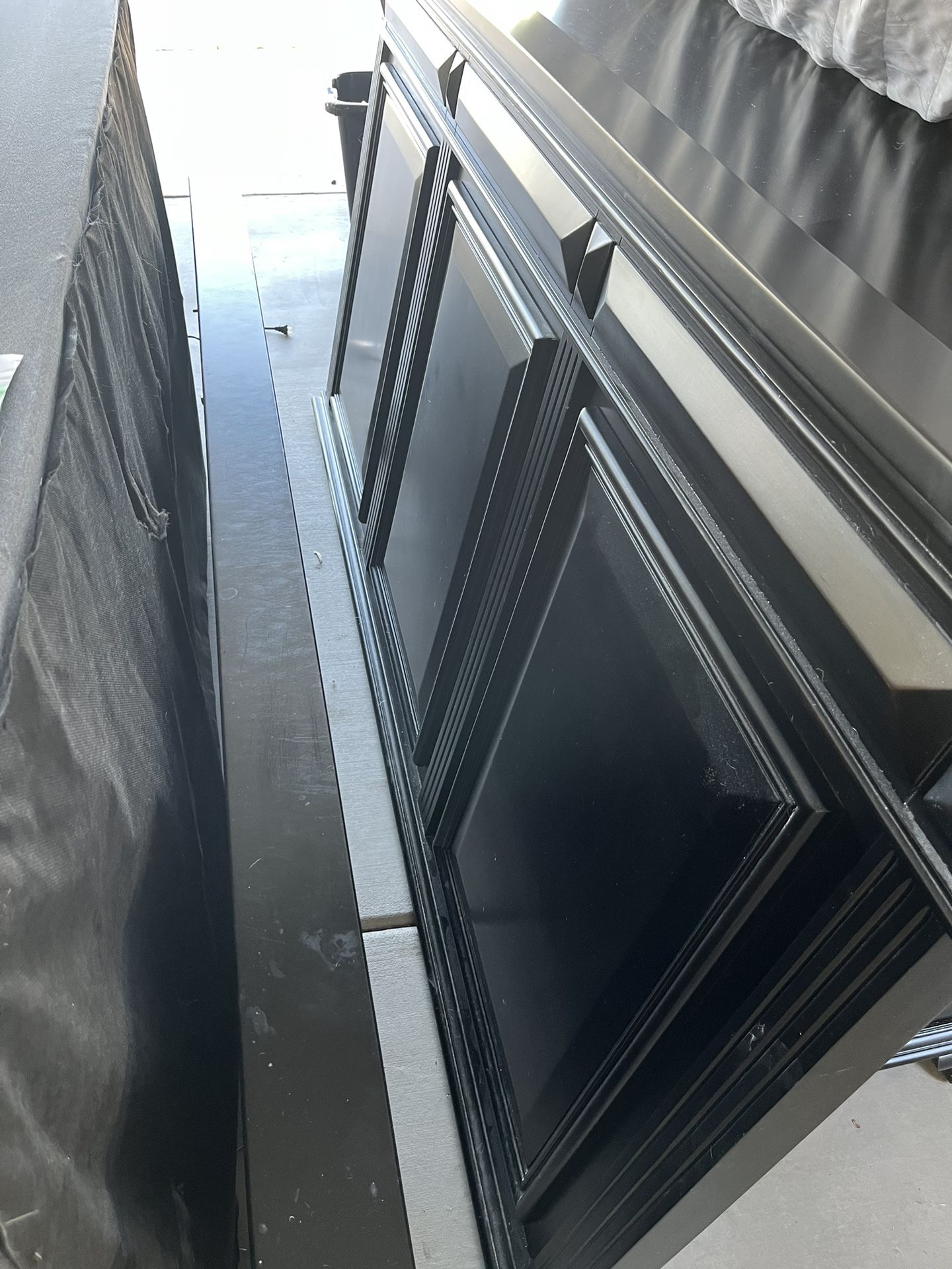 Free King Size Headboard, Footboard, And Rails. Legs On Headboard Are Broken But Can Be Fixed.