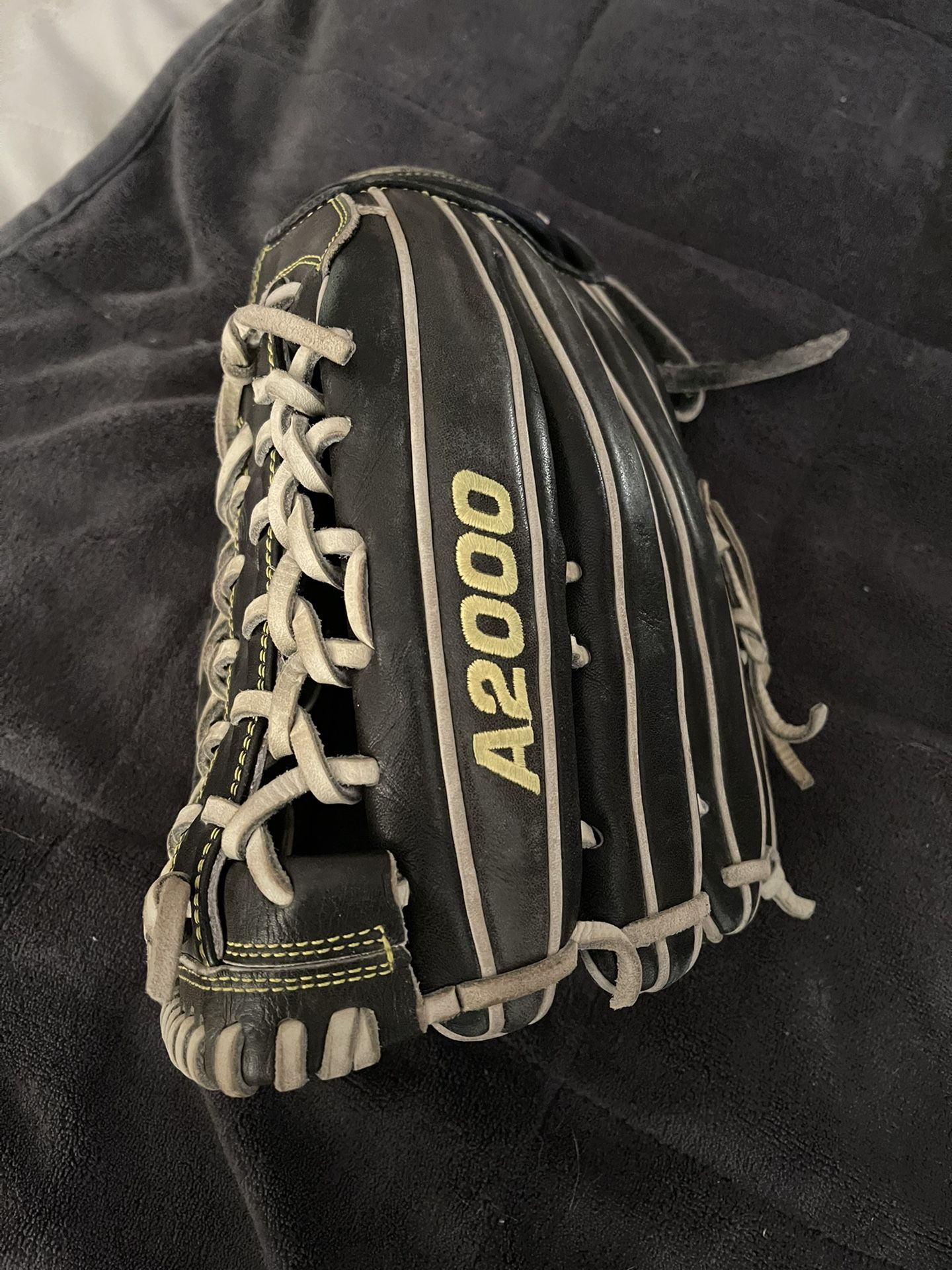 softball outfield glove 