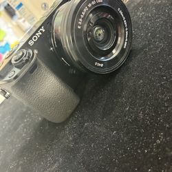 Sony Alpha A6000 Mirrorless Digital Camera 