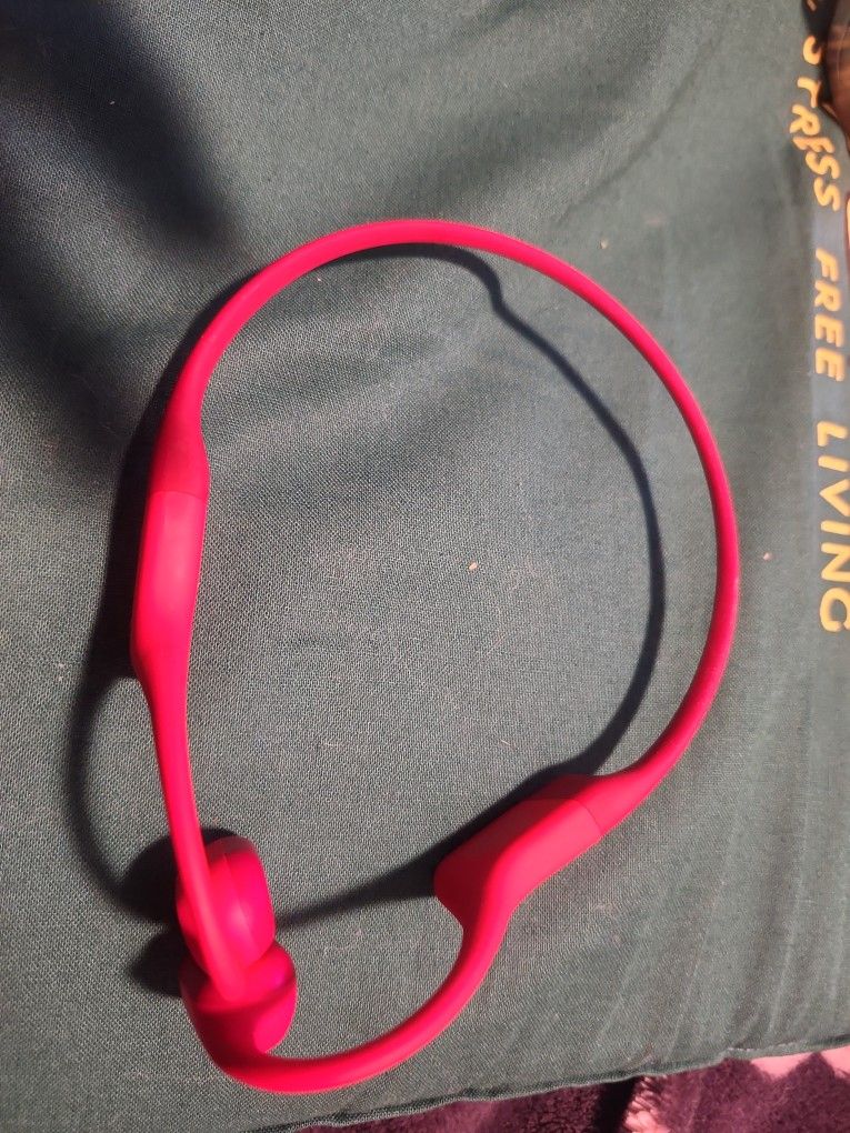 AFTERSHOKZ AROEPECS WIRELESS BONE CONDUCTION HEADPHONES