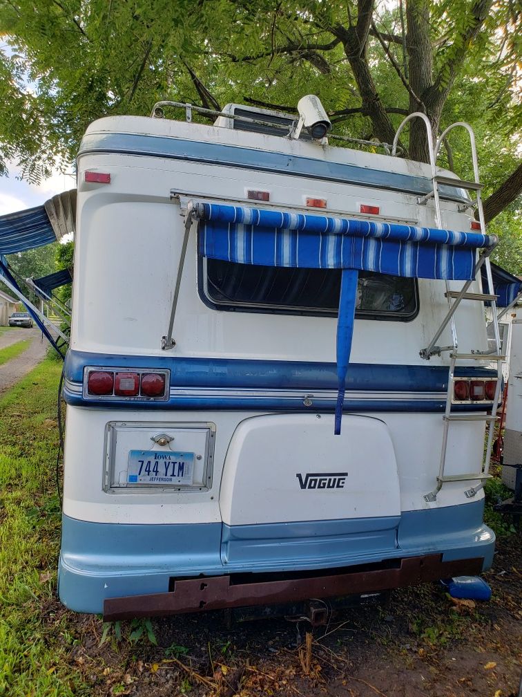 1984 Vogue II 35ft RV / 454 GM Eng . Or Best Offer