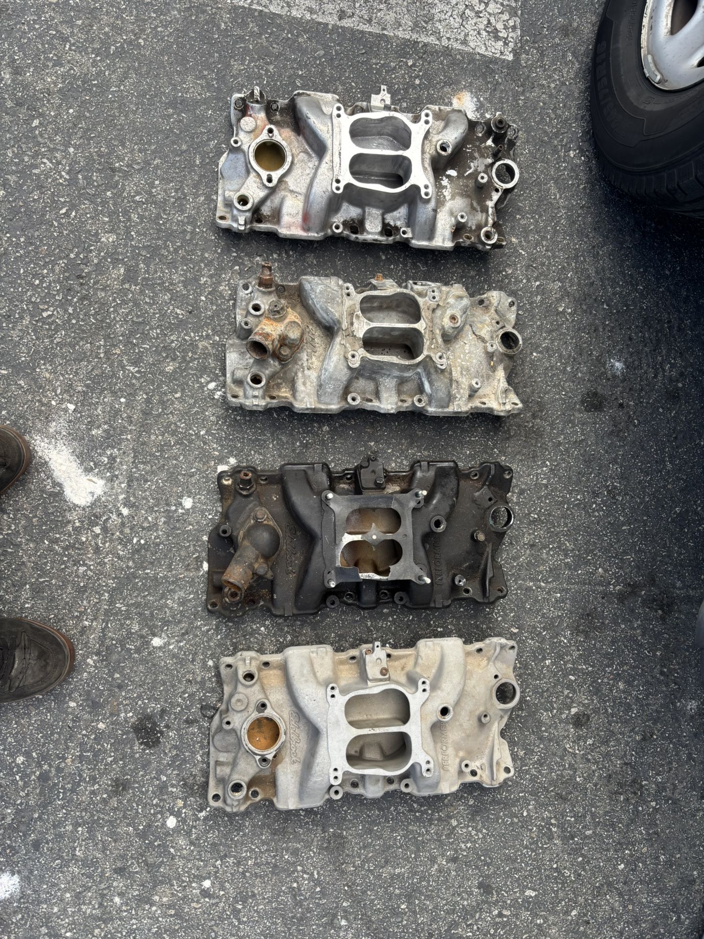 Small block Chevy Edelbrock performer RPMs 4 barrel intake