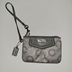 Women's Coach Wristlet 