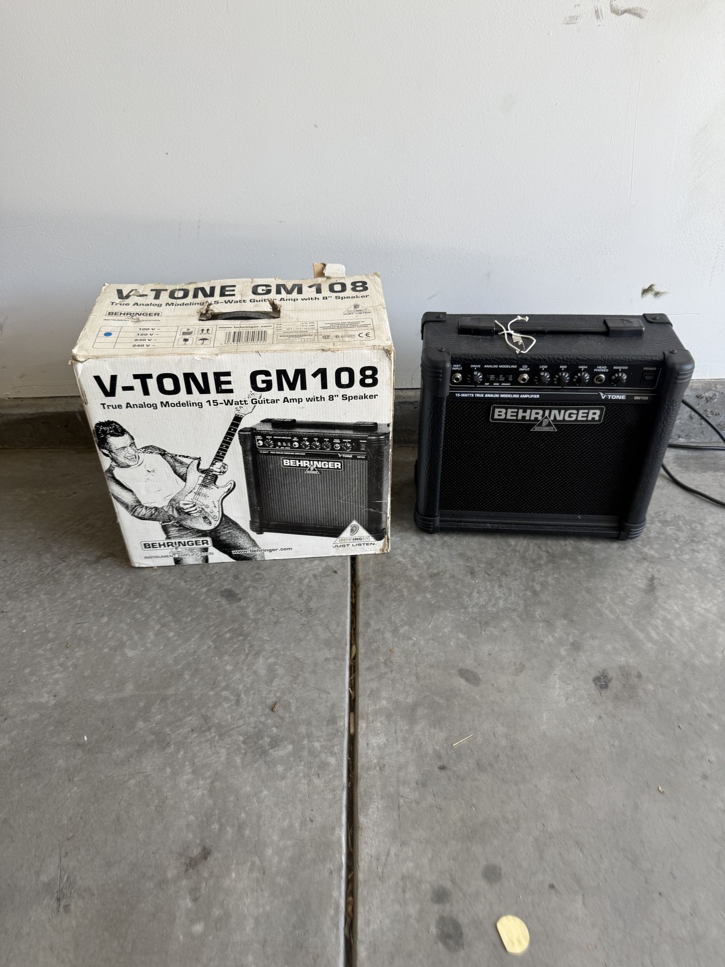 Behringer V-TONE GM108 15-Watt Guitar Amp