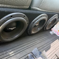 Skar ford f series quad 8” subwoofer + 3500.1D amp