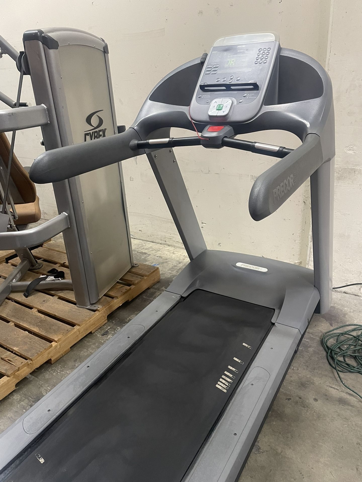 PRECOR 956i Commercial CLUB Quality Treadmill W Warranty & Free Delivery
