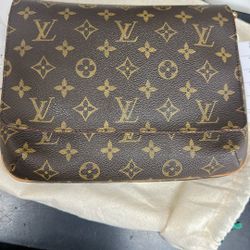 Louis Vuitton Mousset Tango