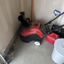 Toro Power Clear 418 ZE Single Stage Snowblower 