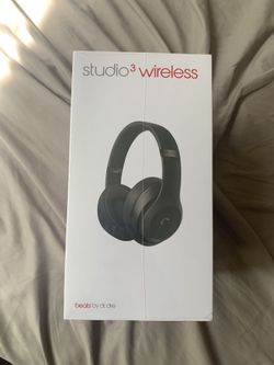 All black Beats studio 3 wireless