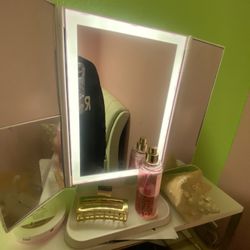 Cute light Mirror 