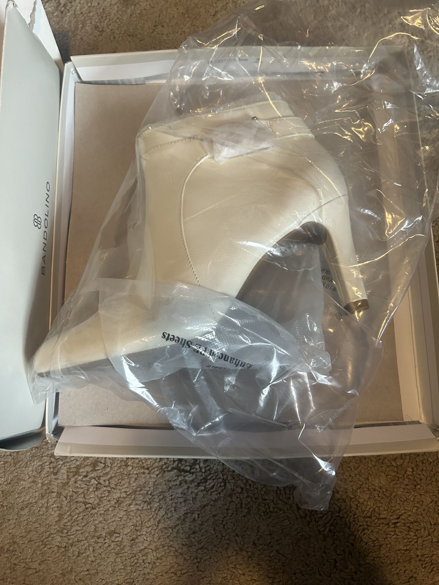 Size 9 White Ankle Cut Heels